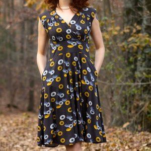 Karina Dresses Nora Dress in Cat's Eye Print